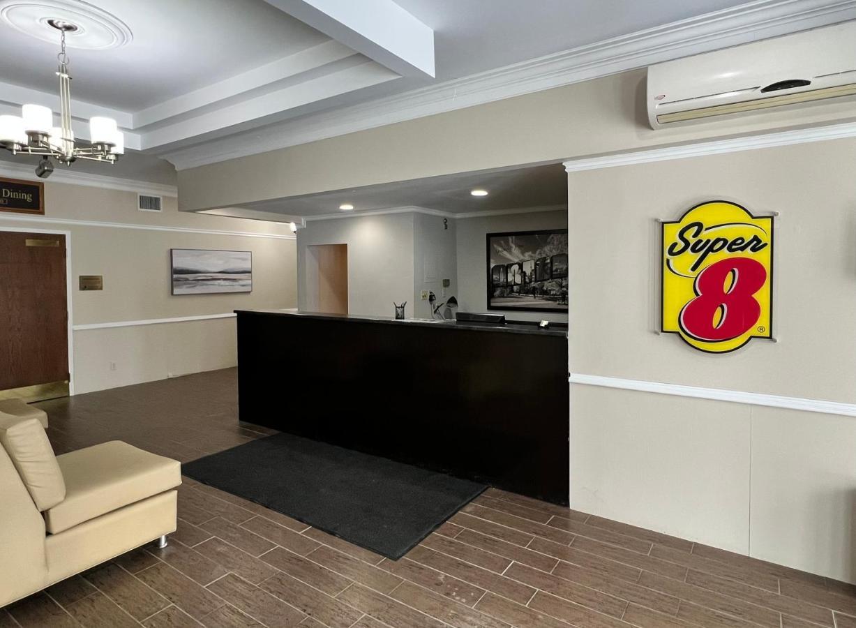 Super 8 By Wyndham Kirkland Lake מראה חיצוני תמונה
